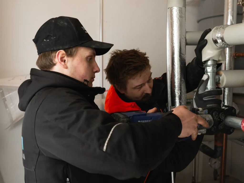 Tecnom talotekniikan työntekijät